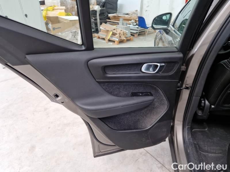 Volvo  XC 40 VOLVO XC40 / 2017 / 5P / SUV T5 PLUG-IN HYBRID AUTO RECHARGE INSCR. #98