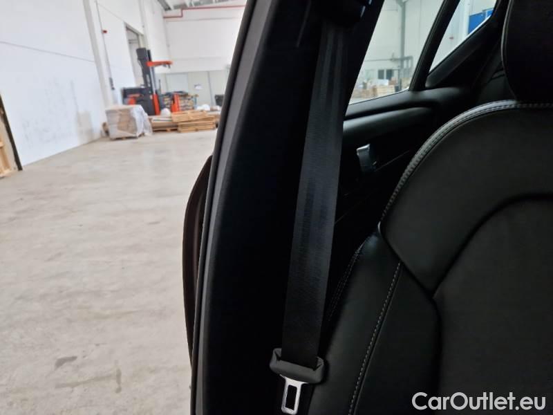Volvo  XC 40 VOLVO XC40 / 2017 / 5P / SUV T5 PLUG-IN HYBRID AUTO RECHARGE INSCR. #130
