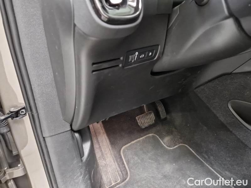 Volvo  XC 40 VOLVO XC40 / 2017 / 5P / SUV T5 PLUG-IN HYBRID AUTO RECHARGE INSCR. #82