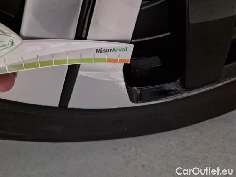 Volvo  XC 40 VOLVO XC40 / 2021 / 5P / SUV RECHARGE CORE #26