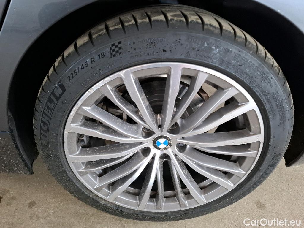 Bmw  Serie 3 BMW Série 3 Berline / 2018 / 4P / Berline 316d 122ch Business Design BVA8 #12