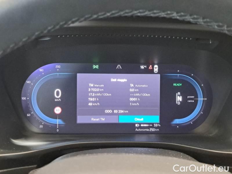 Volvo  XC 40 VOLVO XC40 / 2021 / 5P / SUV RECHARGE CORE #4