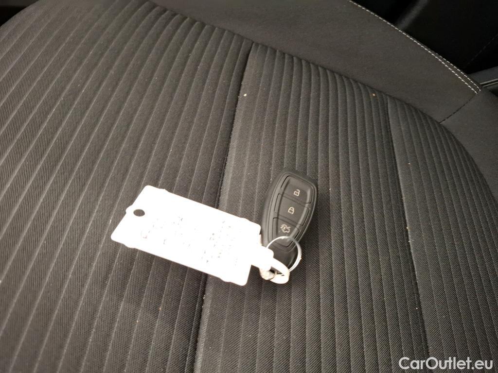 Ford  Kuga  Titanium Hybrid 2.5 190CV BVA6 E6dT #12