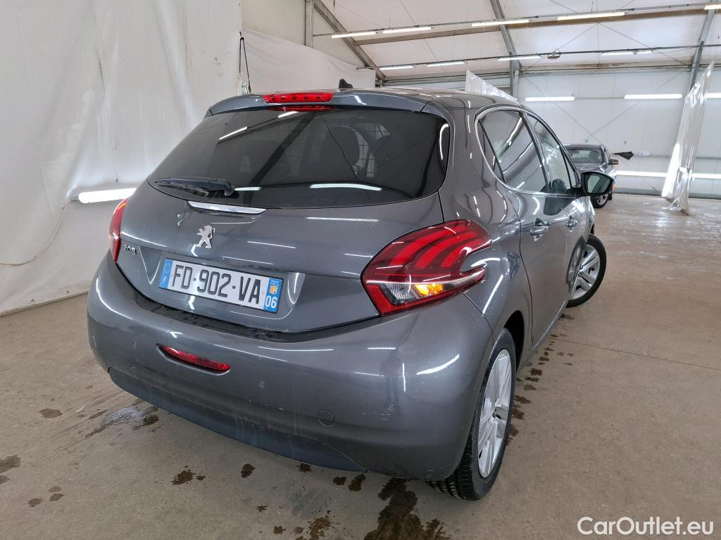 Peugeot  208  Allure Business 1.2 PureTech 110CV BVM6 E6dT #3