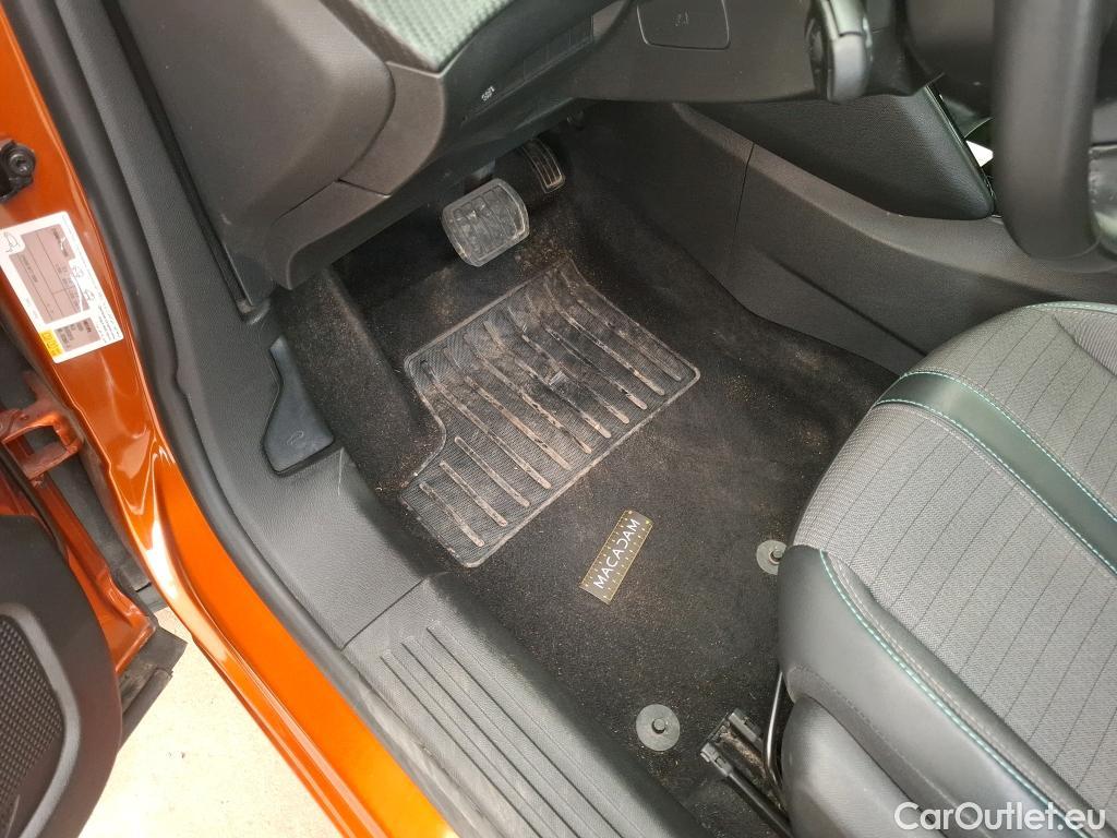Peugeot  2008  Allure 1.2 PureTech 130CV BVA8 E6d #19