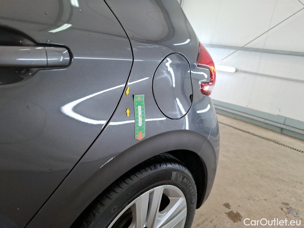 Peugeot  208  Allure Business 1.2 PureTech 110CV BVM6 E6dT #9