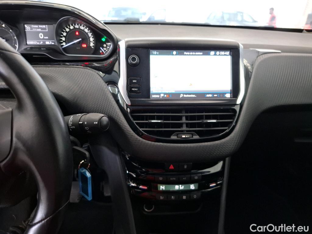 Peugeot  208  Allure Business 1.2 PureTech 110CV BVM6 E6dT #7