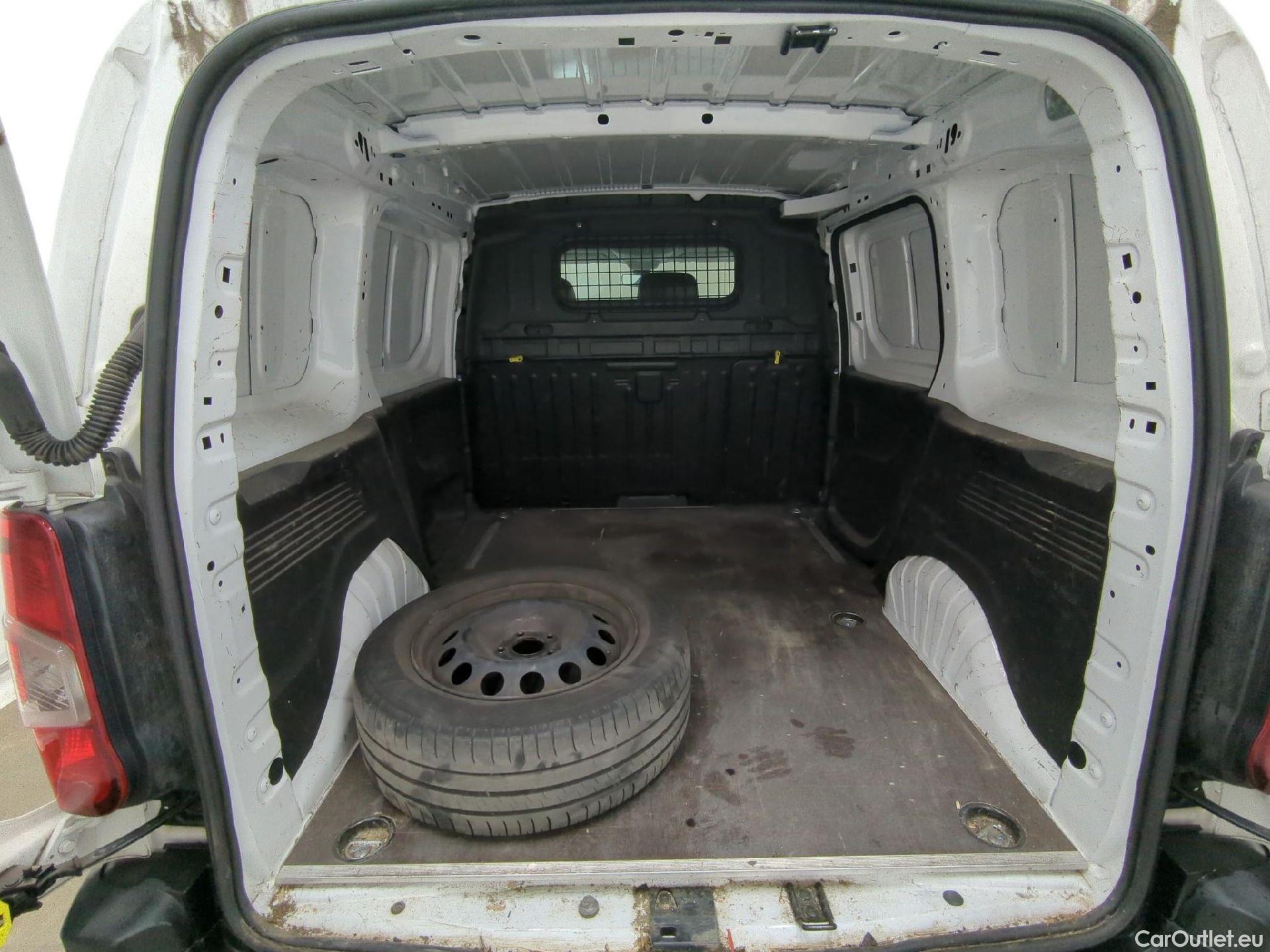 Toyota  Proace TOYOTA  City / 2019 / 4P / Fourgonnette 1.5 Medium 100 D-4D Business #9