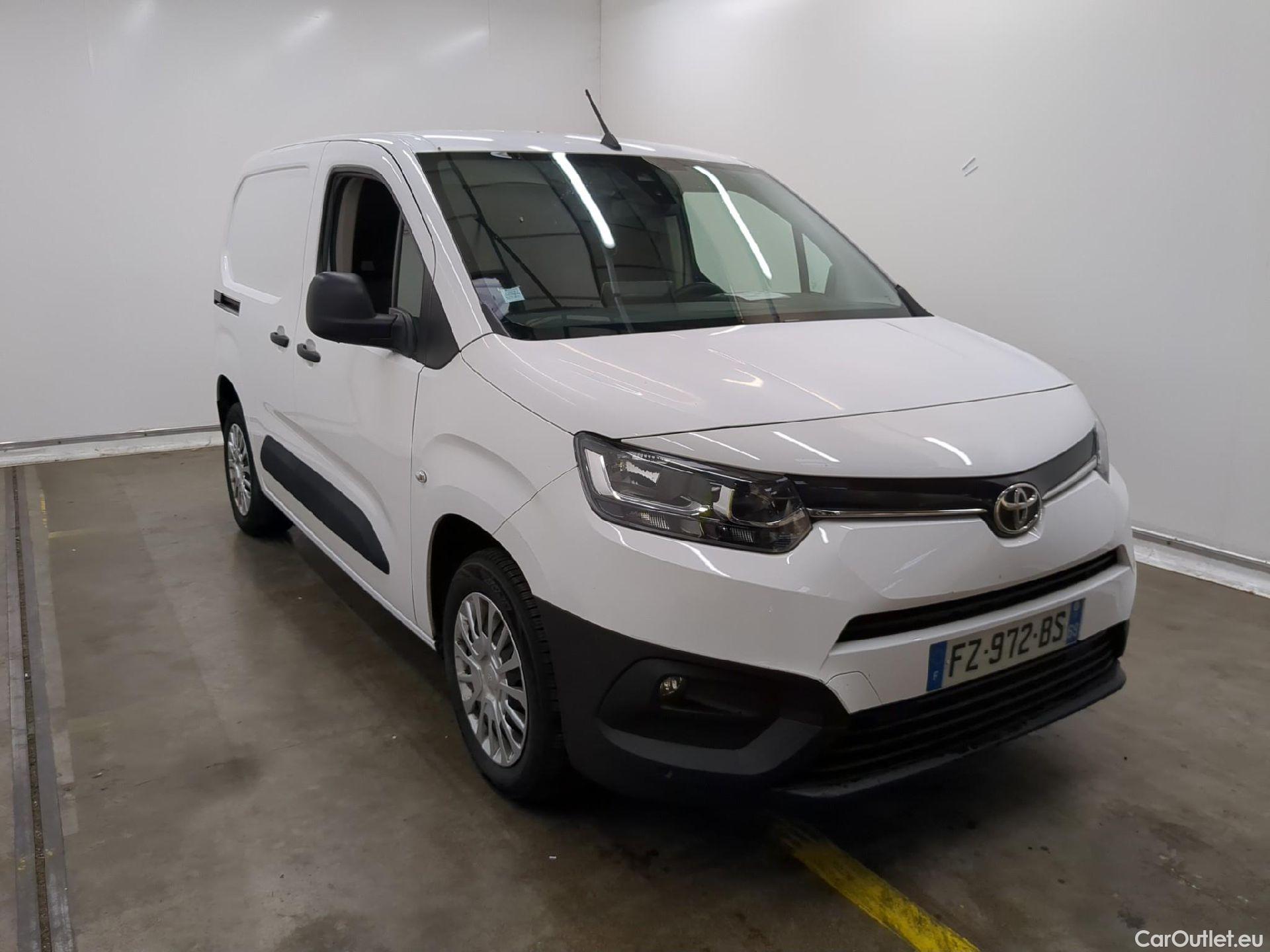 Toyota  Proace TOYOTA  City / 2019 / 4P / Fourgonnette 1.5 Medium 100 D-4D Business #4