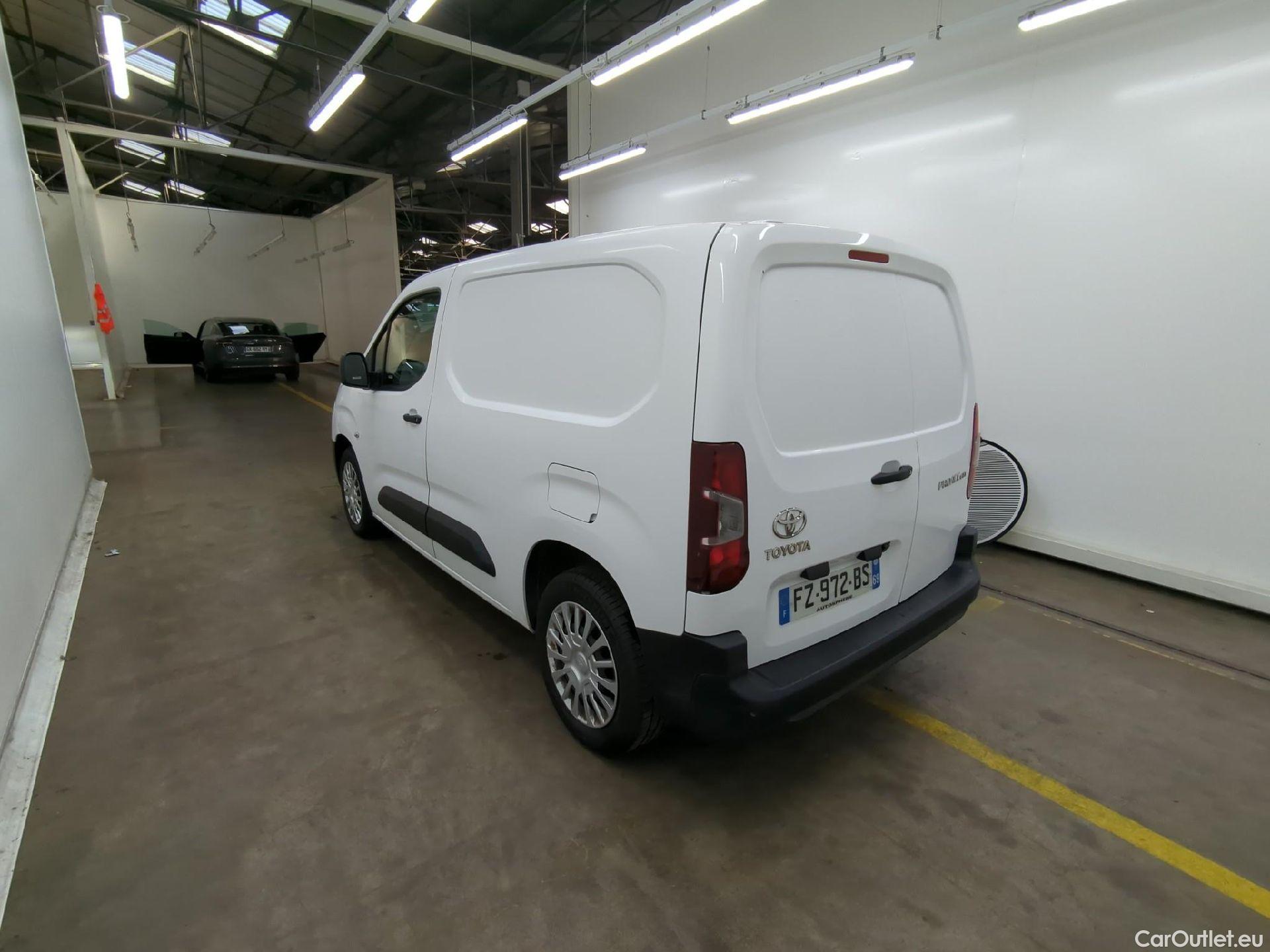 Toyota  Proace TOYOTA  City / 2019 / 4P / Fourgonnette 1.5 Medium 100 D-4D Business #2