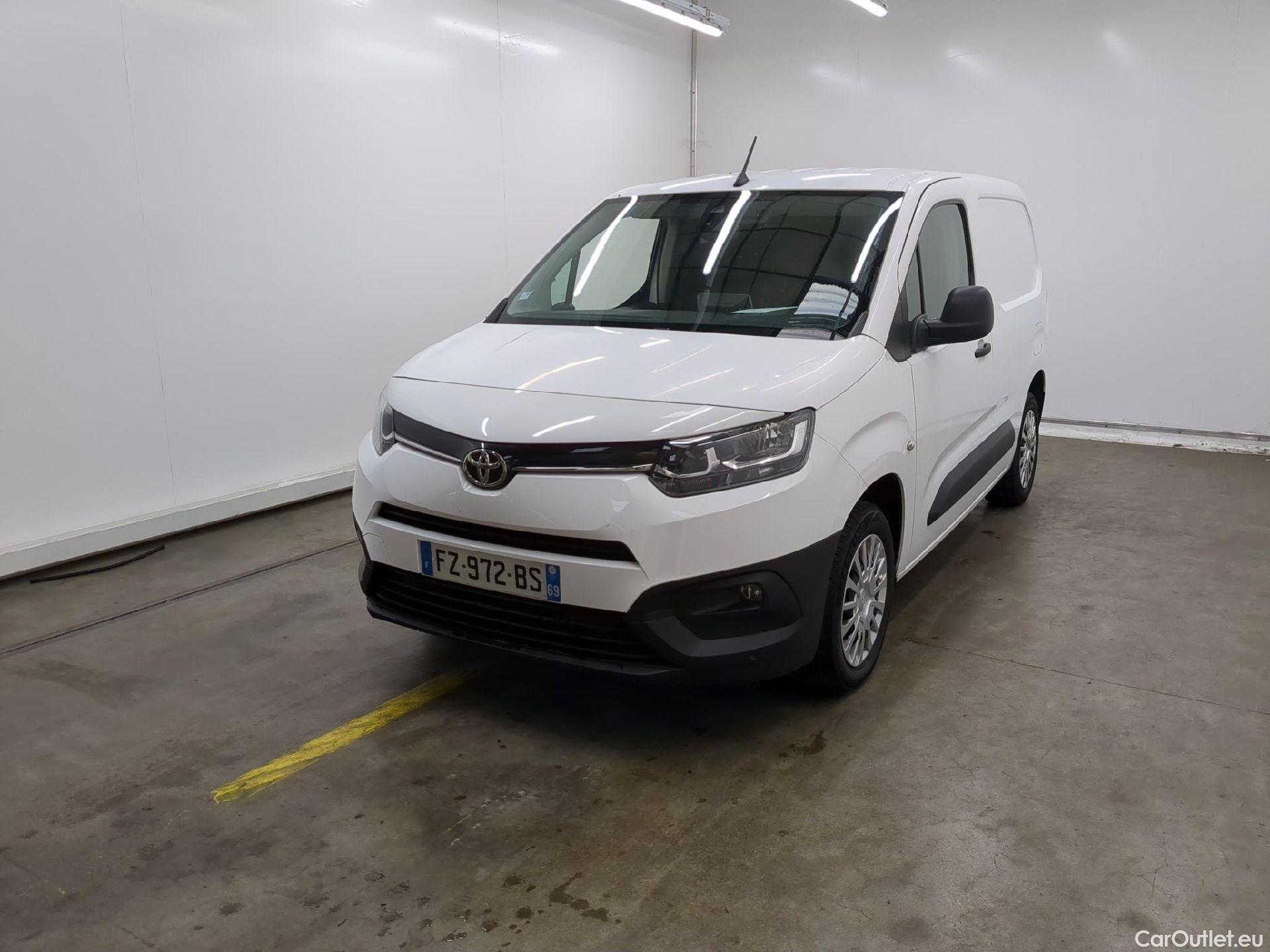 Toyota  Proace TOYOTA  City / 2019 / 4P / Fourgonnette 1.5 Medium 100 D-4D Business #1