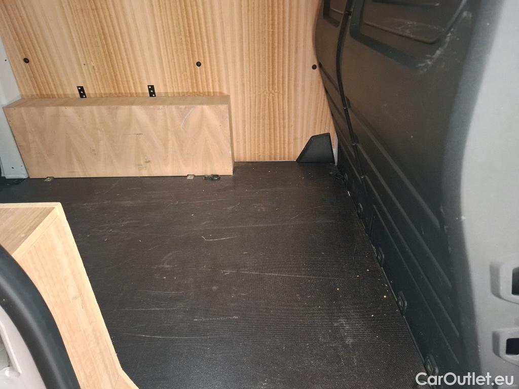 Renault  Kangoo RENAULT  / 2021 / 4P / Fourgonnette EXTRA - BLUE DCI 95 #9