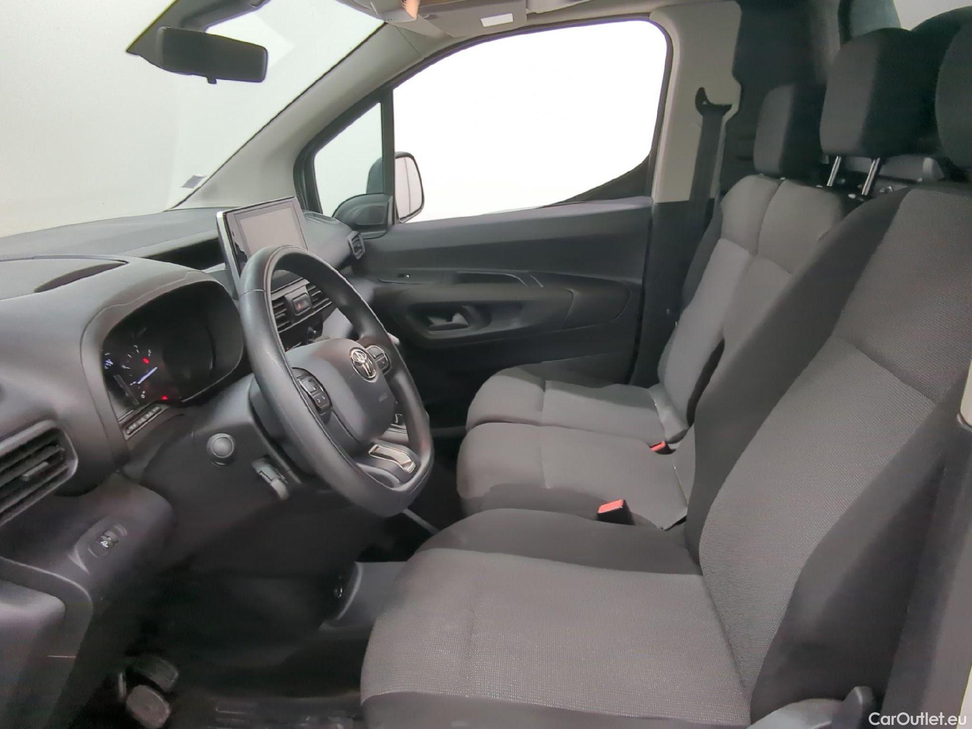 Toyota  Proace TOYOTA  City / 2019 / 4P / Fourgonnette 1.5 Medium 100 D-4D Business #10