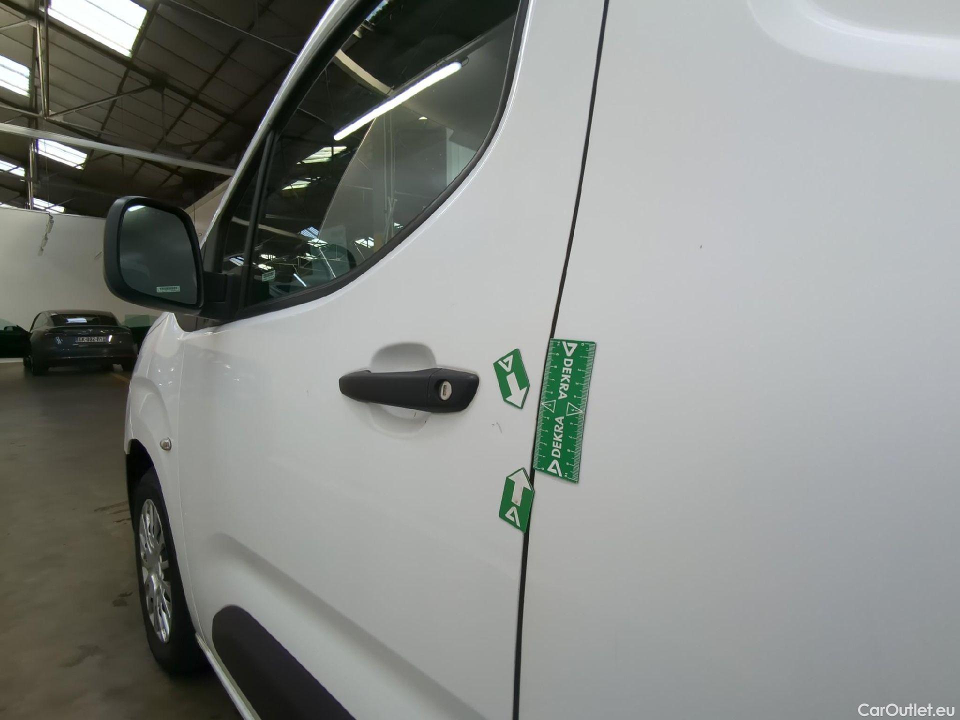 Toyota  Proace TOYOTA  City / 2019 / 4P / Fourgonnette 1.5 Medium 100 D-4D Business #24