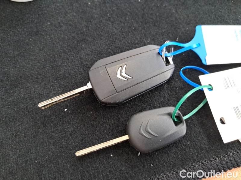 Citroen  C3 CITROEN  / 2020 / 5P / BERLINA BLUEHDI 100 SeS FEEL VAN #137