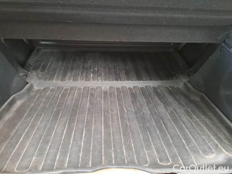 Citroen  C3 CITROEN  / 2020 / 5P / BERLINA BLUEHDI 100 SeS FEEL VAN #116