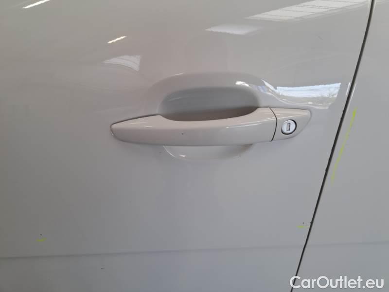 Citroen  C3 CITROEN  / 2020 / 5P / BERLINA BLUEHDI 100 SeS FEEL VAN #79