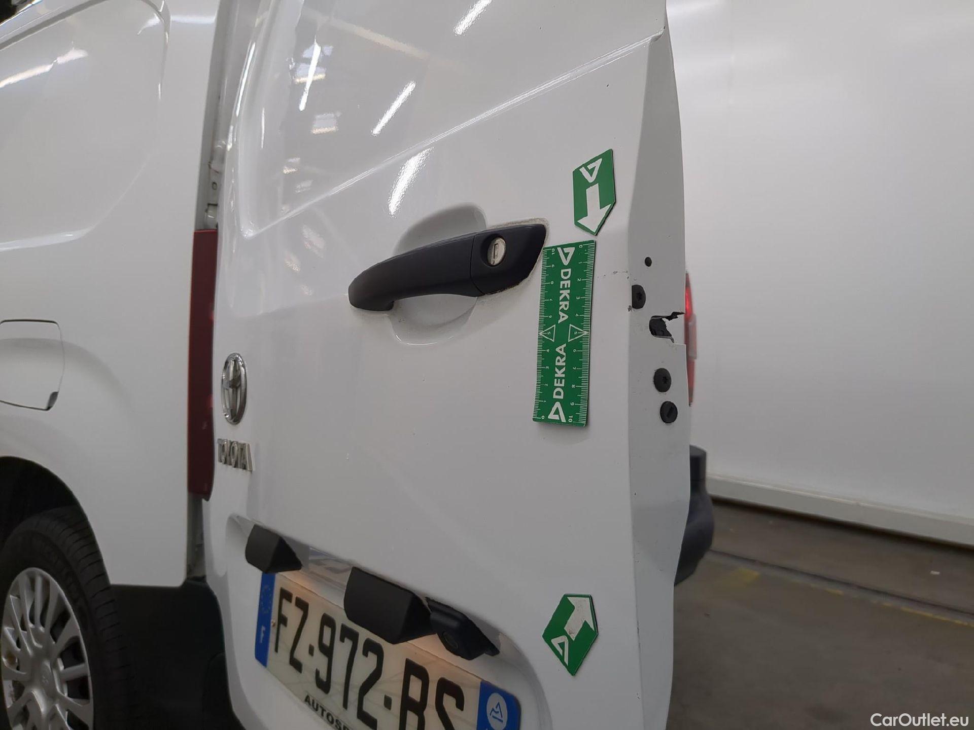 Toyota  Proace TOYOTA  City / 2019 / 4P / Fourgonnette 1.5 Medium 100 D-4D Business #31