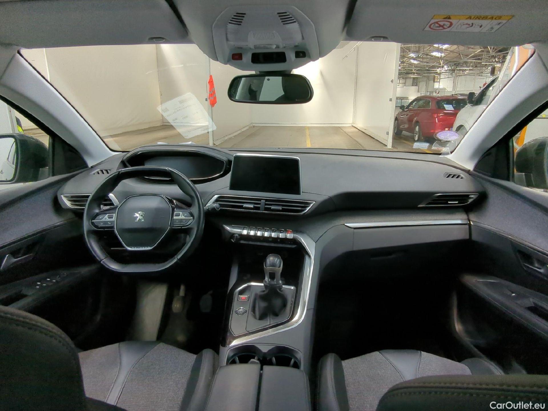 Peugeot  3008  Allure Business 1.2 PureTech 130CV BVM6 E6d #5