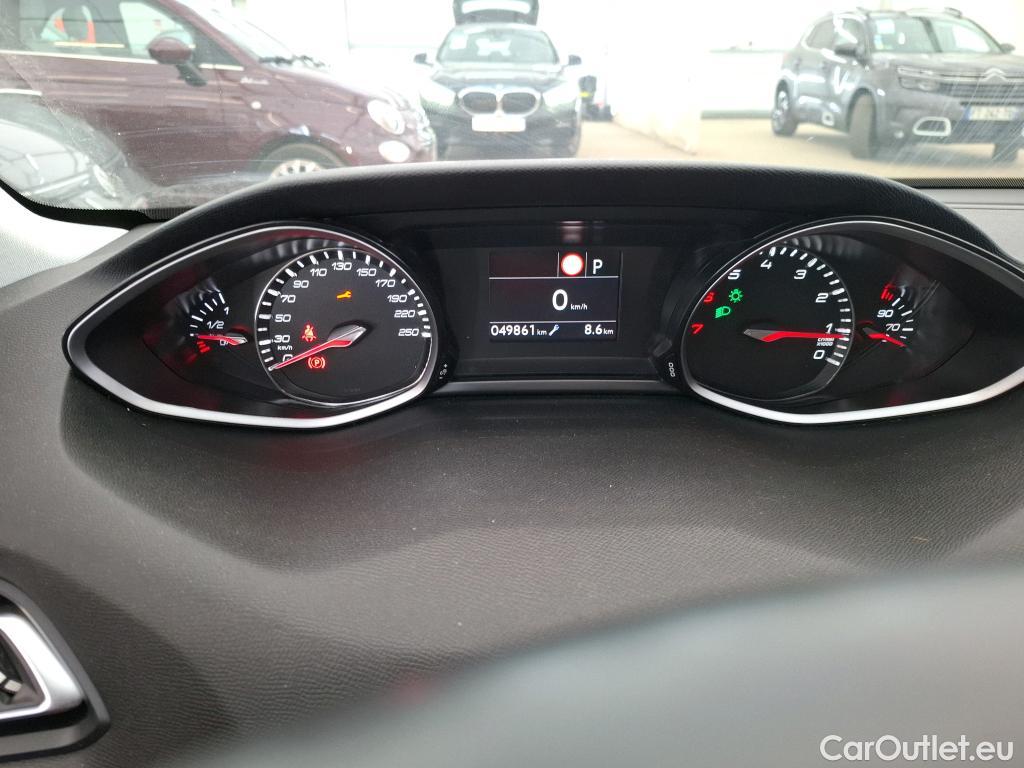 Peugeot  308  Allure 1.2 PureTech 130CV BVA8 E6d #39