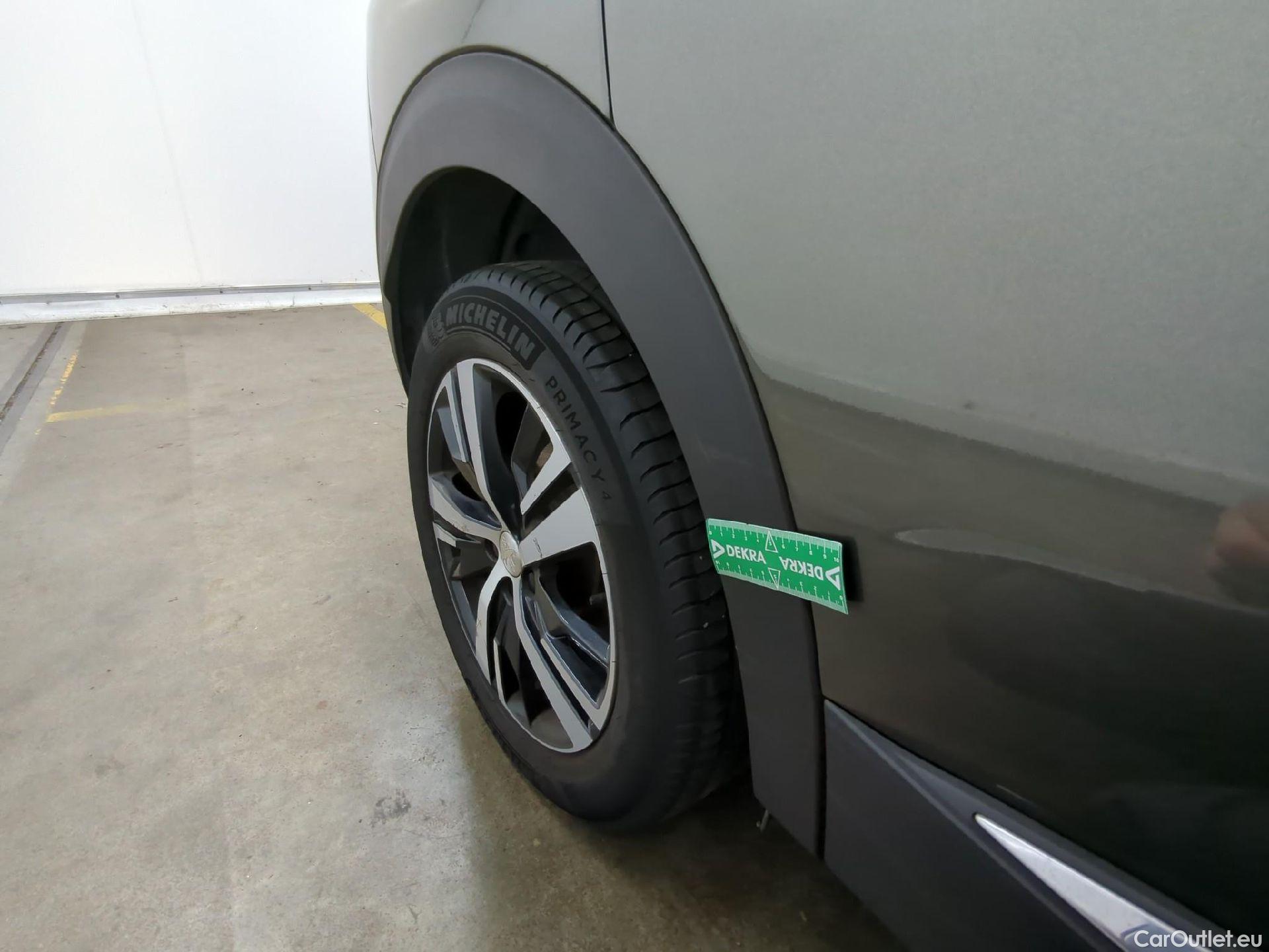 Peugeot  3008  Allure Business 1.2 PureTech 130CV BVM6 E6d #26
