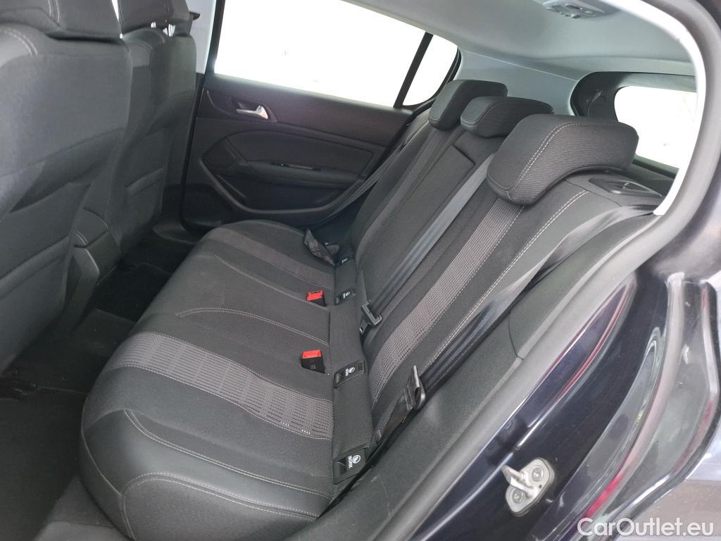 Peugeot  308  Allure 1.2 PureTech 130CV BVA8 E6d #9