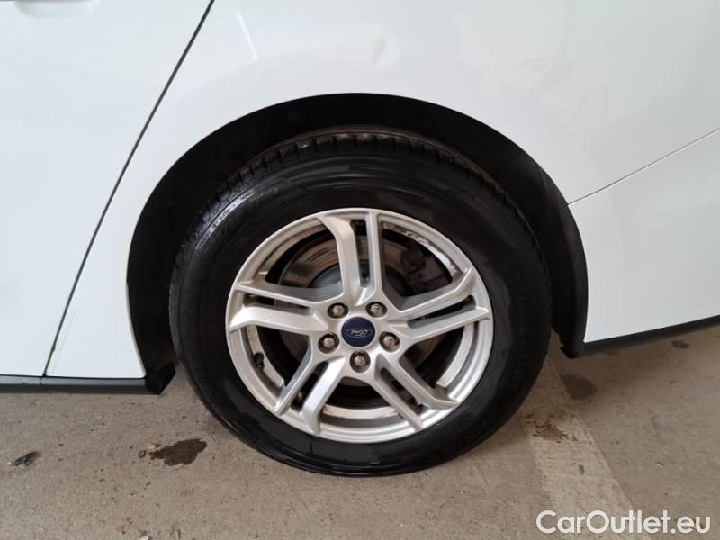 Ford  Focus FORD  / 2018 / 5P / STATION WAGON 1.5 ECOBLUE 120CV BUSINESS SW (AUTOCARRO) #19