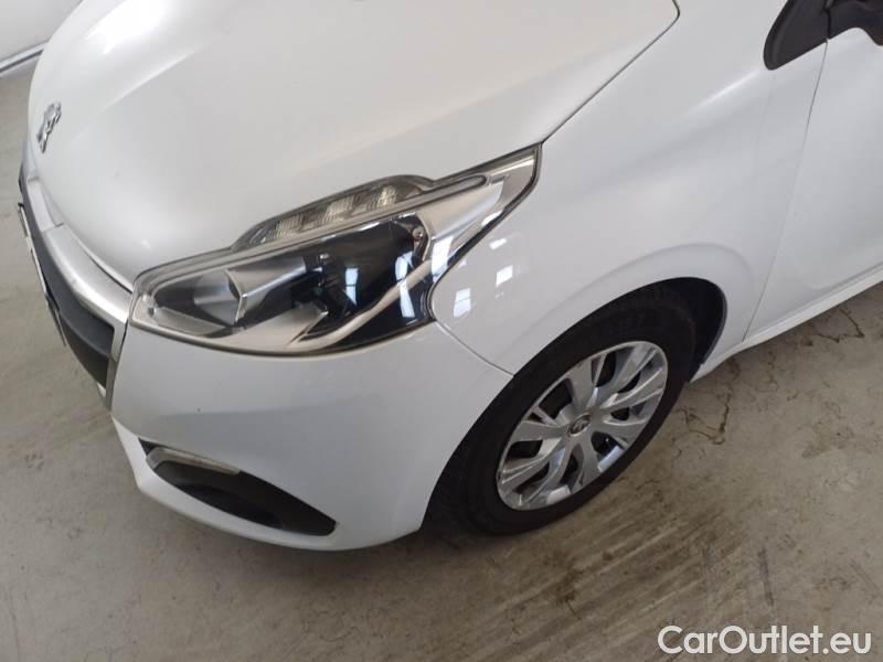 Peugeot  208 PEUGEOT  / 2015 / 5P / BERLINA MIX BLUEHDI 75CV #32