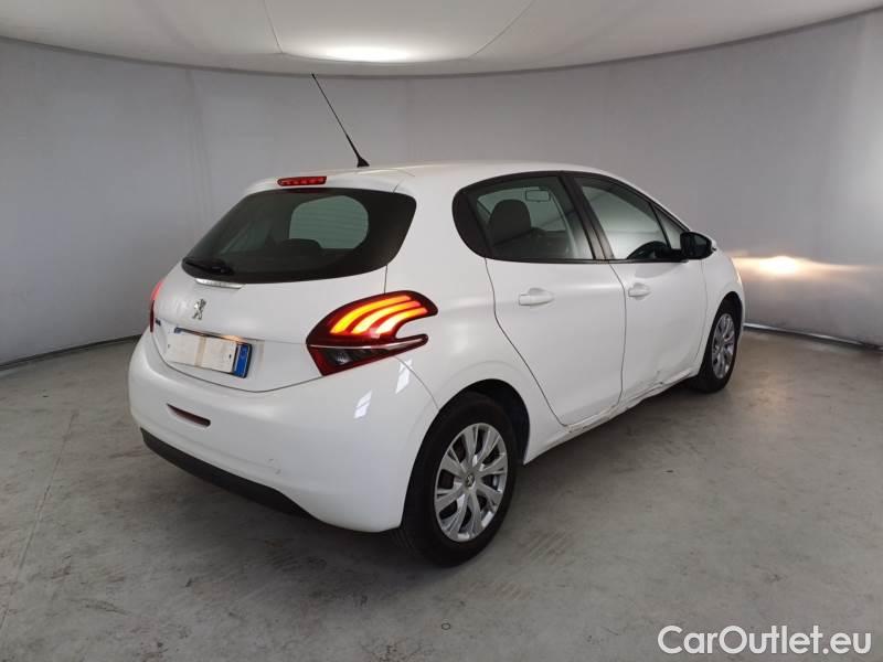 Peugeot  208 PEUGEOT  / 2015 / 5P / BERLINA MIX BLUEHDI 75CV #2