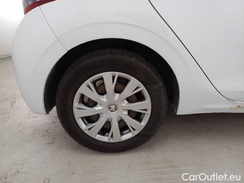 Peugeot  208 PEUGEOT  / 2015 / 5P / BERLINA MIX BLUEHDI 75CV #18