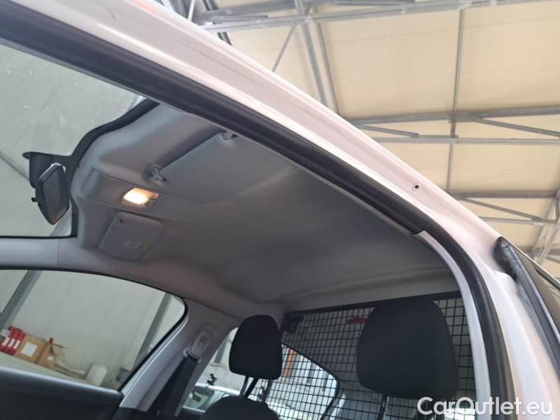 Peugeot  208 PEUGEOT  / 2015 / 5P / BERLINA VAN ACTIVE BLUEHDI 100CV #104