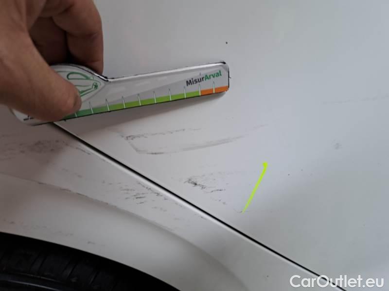 Peugeot  208 PEUGEOT  / 2015 / 5P / BERLINA VAN ACTIVE BLUEHDI 100CV #53