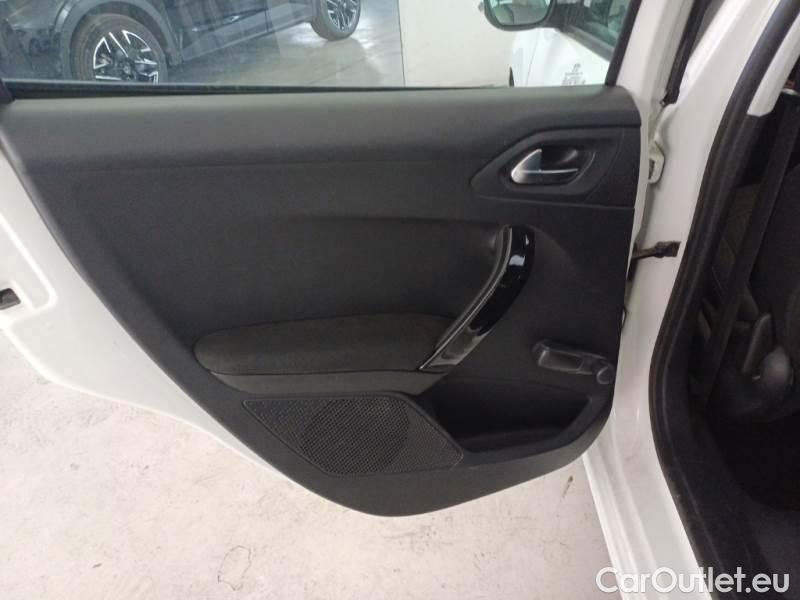 Peugeot  208 PEUGEOT  / 2015 / 5P / BERLINA MIX BLUEHDI 75CV #88