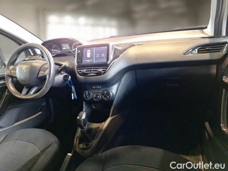 Peugeot  208 PEUGEOT  / 2015 / 5P / BERLINA VAN ACTIVE BLUEHDI 100CV #3