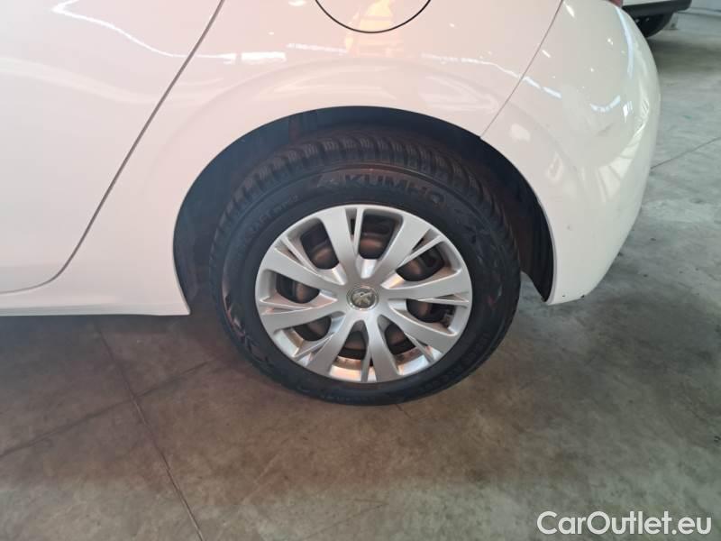 Peugeot  208 PEUGEOT  / 2015 / 5P / BERLINA VAN ACTIVE BLUEHDI 100CV #17
