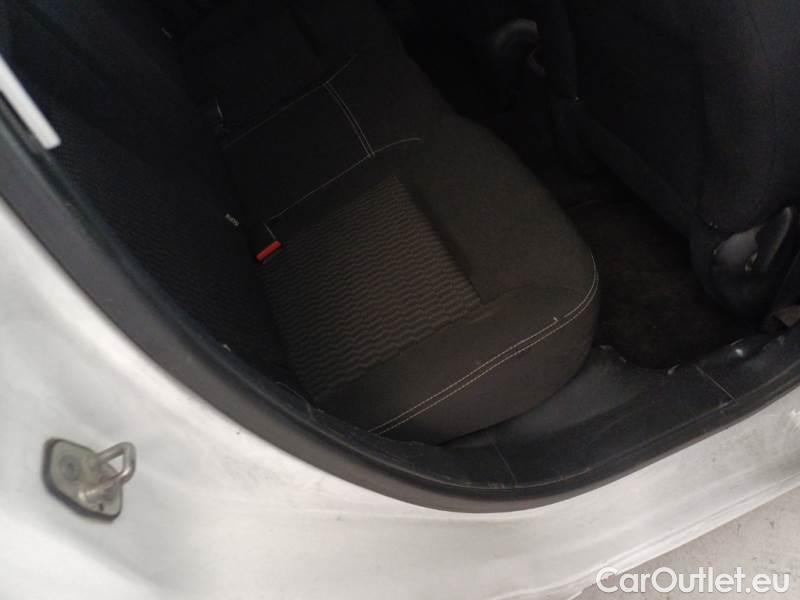 Peugeot  208 PEUGEOT  / 2015 / 5P / BERLINA MIX BLUEHDI 75CV #80