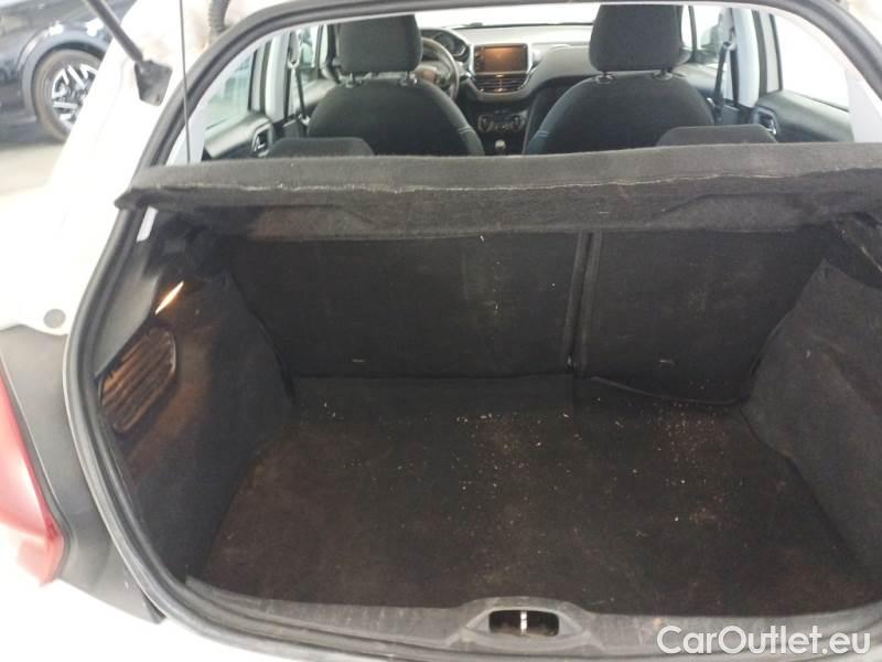 Peugeot  208 PEUGEOT  / 2015 / 5P / BERLINA MIX BLUEHDI 75CV #84