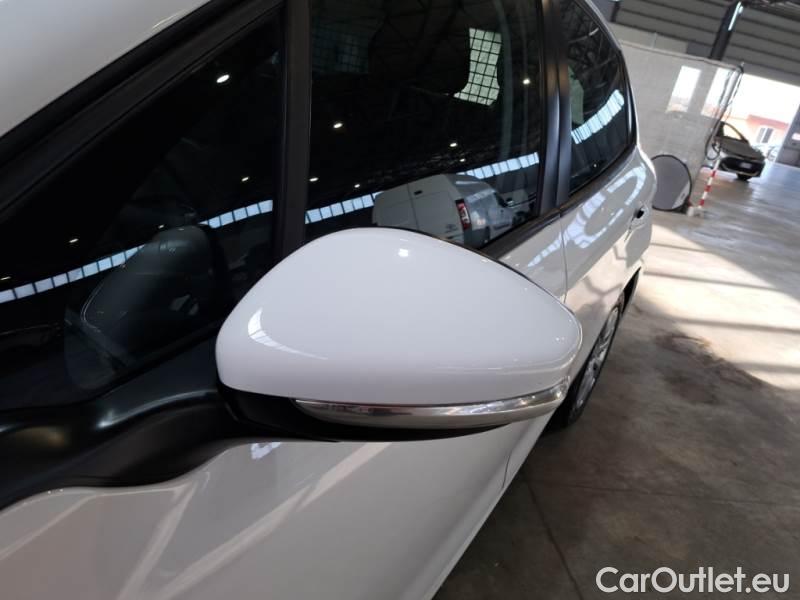 Peugeot  208 PEUGEOT  / 2015 / 5P / BERLINA VAN ACTIVE BLUEHDI 100CV #92