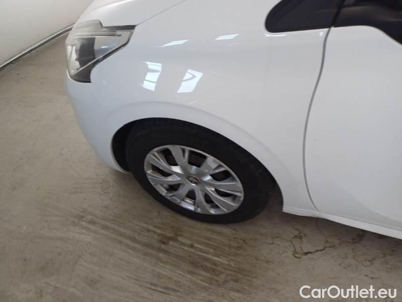 Peugeot  208 PEUGEOT  / 2015 / 5P / BERLINA MIX BLUEHDI 75CV #62