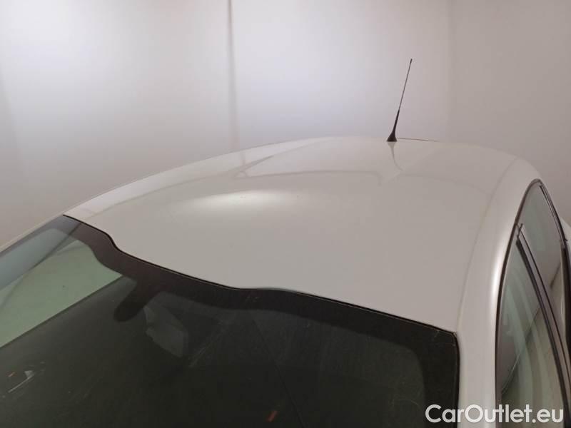 Peugeot  208 PEUGEOT  / 2015 / 5P / BERLINA MIX BLUEHDI 75CV #22