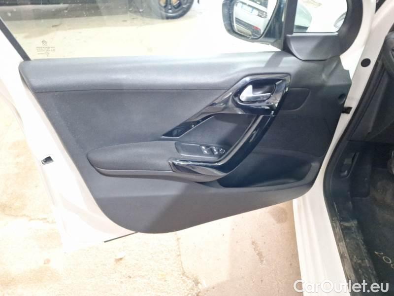 Peugeot  208 PEUGEOT  / 2015 / 5P / BERLINA VAN ACTIVE BLUEHDI 100CV #152