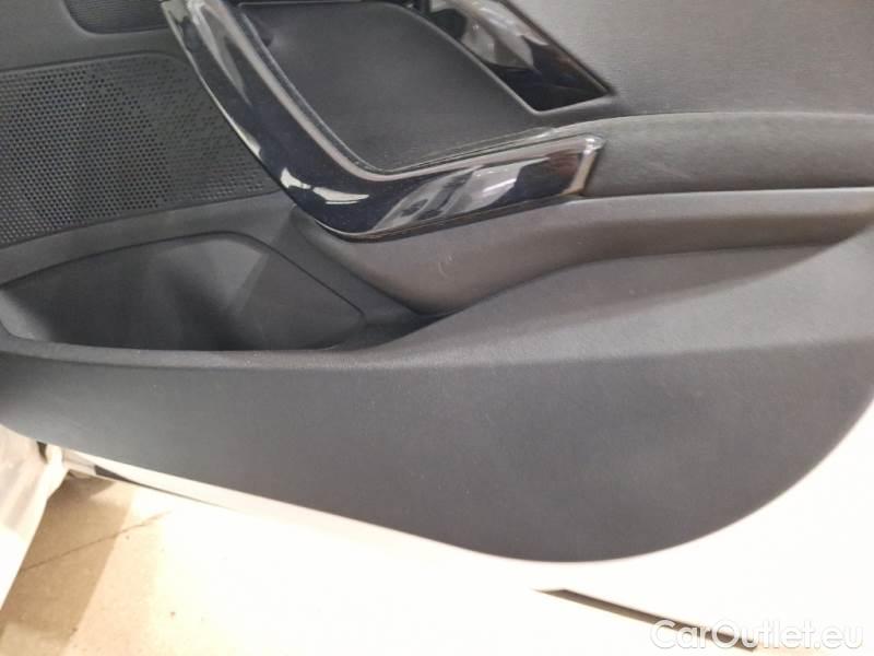 Peugeot  208 PEUGEOT  / 2015 / 5P / BERLINA VAN ACTIVE BLUEHDI 100CV #180