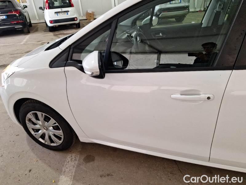 Peugeot  208 PEUGEOT  / 2015 / 5P / BERLINA VAN ACTIVE BLUEHDI 100CV #115