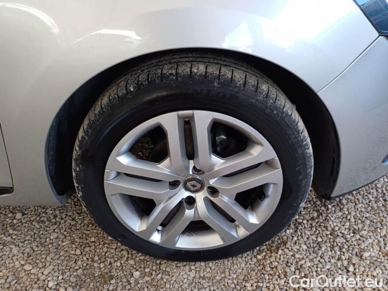 Renault  Clio RENAULT  / 2016 / 5P / BERLINA 1.5 DCI 90CV DUEL (AUTOCARRO) #88