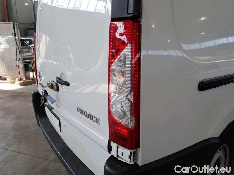 Toyota  Proace TOYOTA  2014 FURGONE 2.0D M L2H2 12 LOUNGE #79