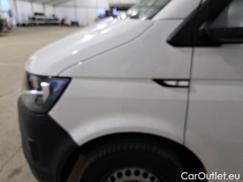 Volkswagen  Transporter VOLKSWAGEN  / 2015 / 4P / FURGONE 2.0 TDI 110KW EU6 4MOTION BUSINESS P.C. #101