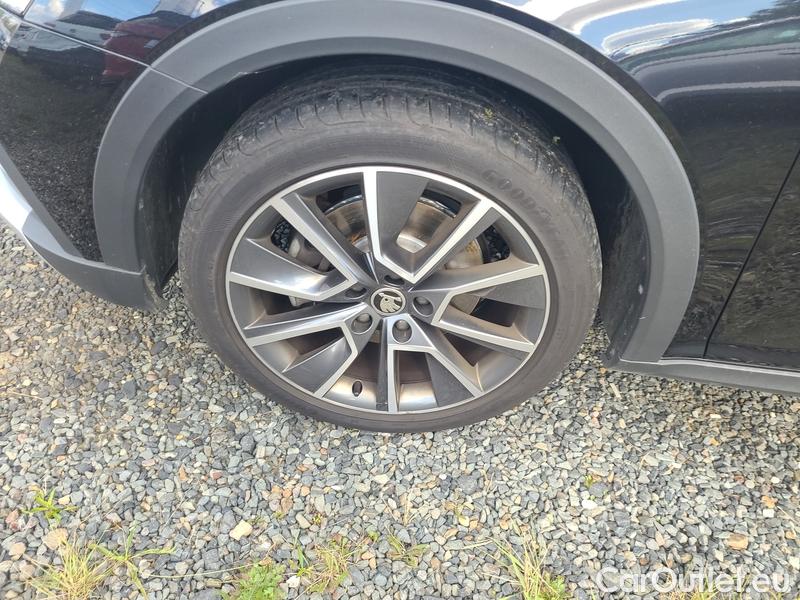 Skoda  Octavia  Combi (NX3)(2020) Oct.C.2.0 TSI 140 Scout 4x4 AT #12
