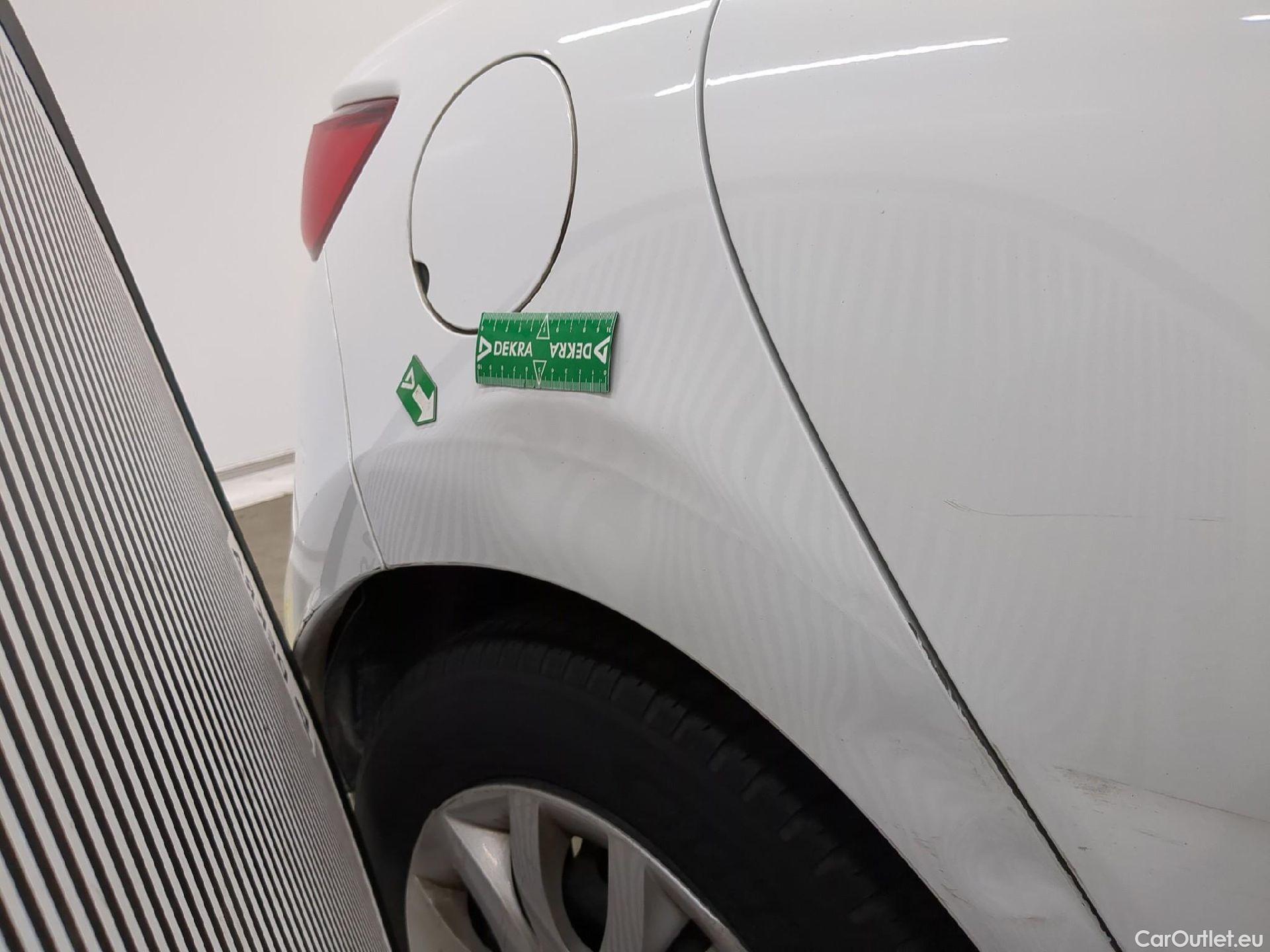 Renault  Clio  IV Air MediaNav 1.5 dCi 75CV BVM5 E6 #25