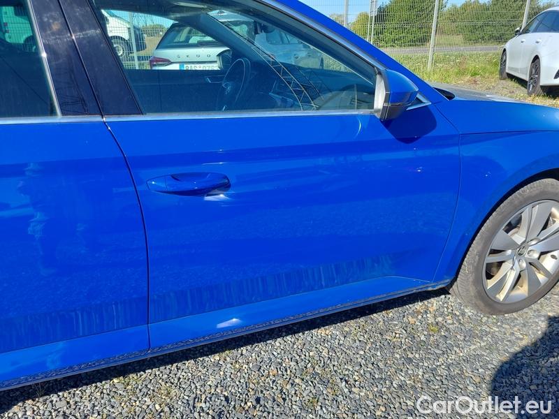 Skoda  Superb  Combi (3T5)(2010) Sup.C.FL2.0TDI 110 Style AT #20