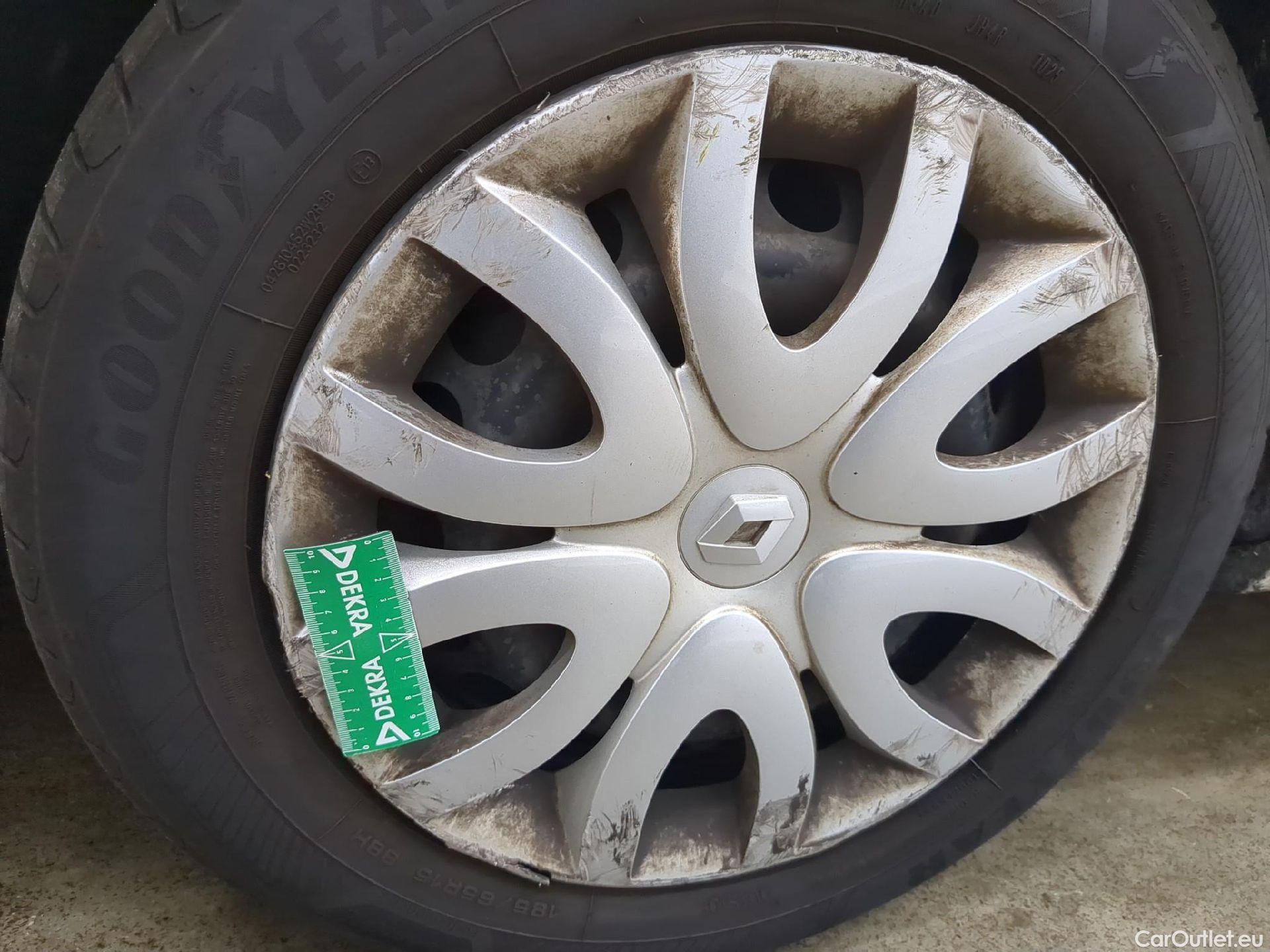 Renault  Clio  IV Air MediaNav 1.5 dCi 75CV BVM5 E6 #17